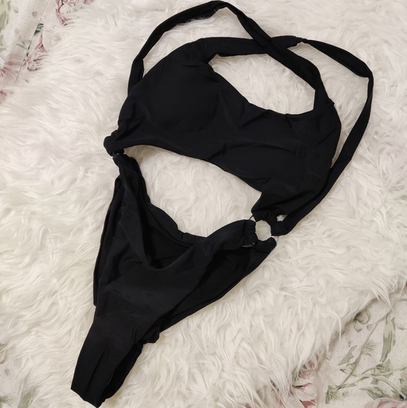 Black one piece swimsuit - Picture 1 of 5